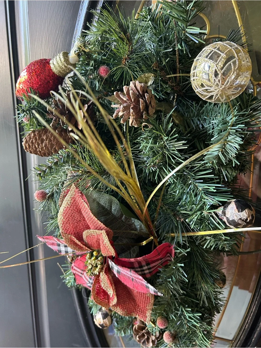 🌲Festive Holiday Door Wreath - Decorative Evergreen Accent🌨️